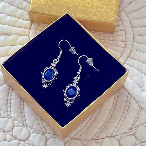 Vintage Elegant Teardrop Crystal Drop Dangle Earrings Delicate Jewelry - Picture 3 of 7